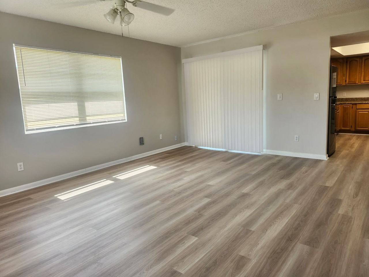 112 Se 12th Ter - Photo 2 of 13