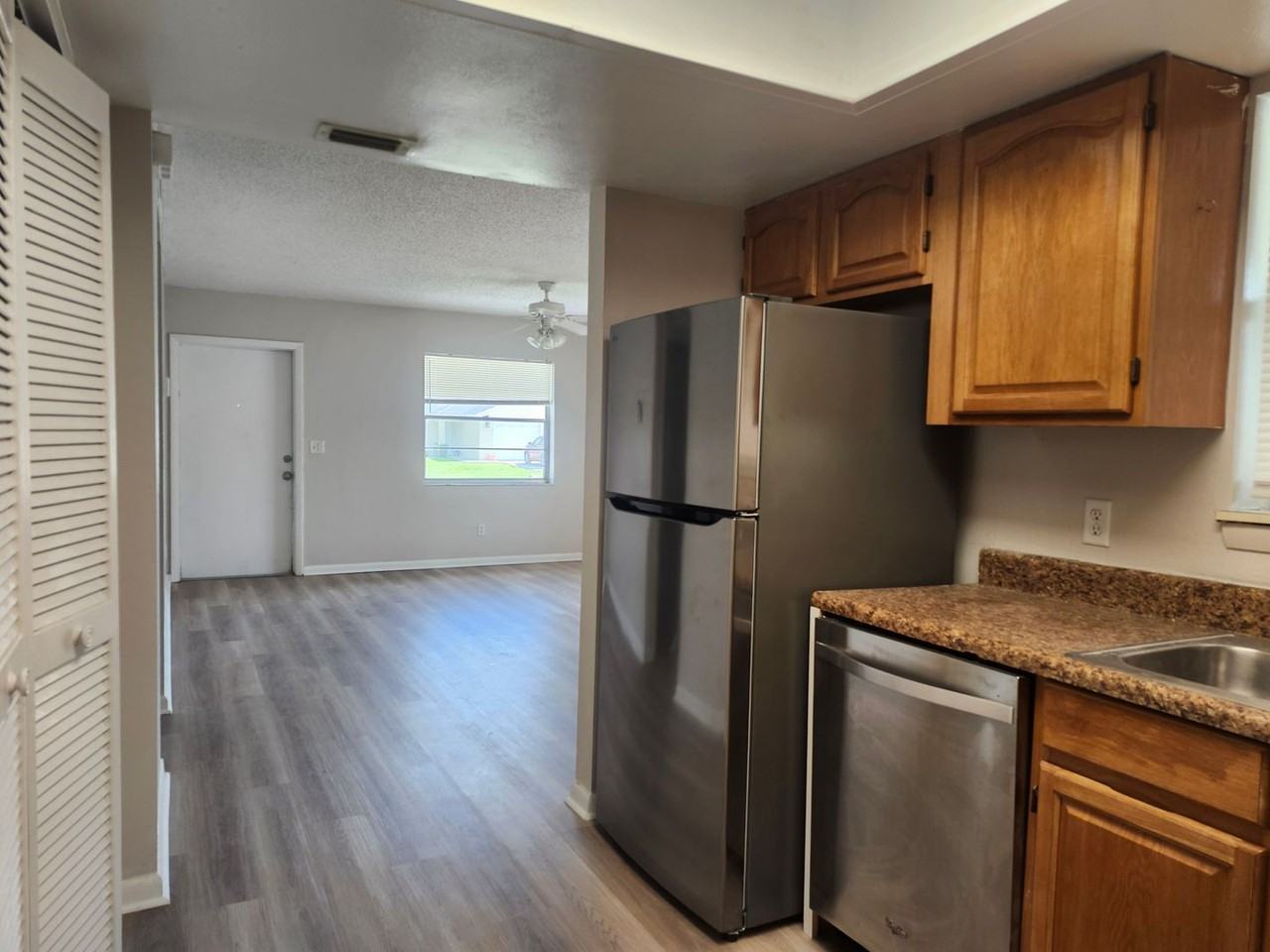 112 Se 12th Ter - Photo 5 of 13