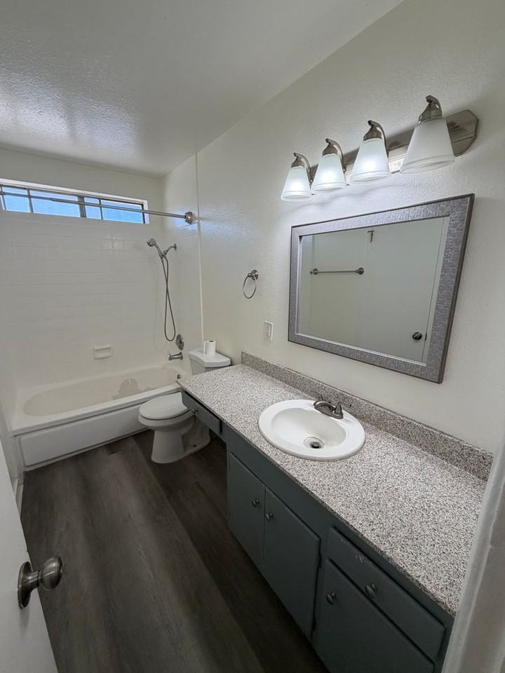 3101 Quartz Ln - Photo 3 of 7