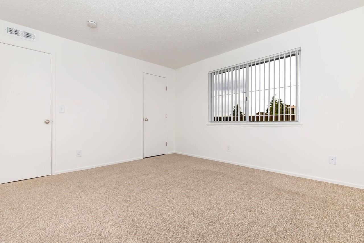 3508 South 180th Street - Photo 7 of 14