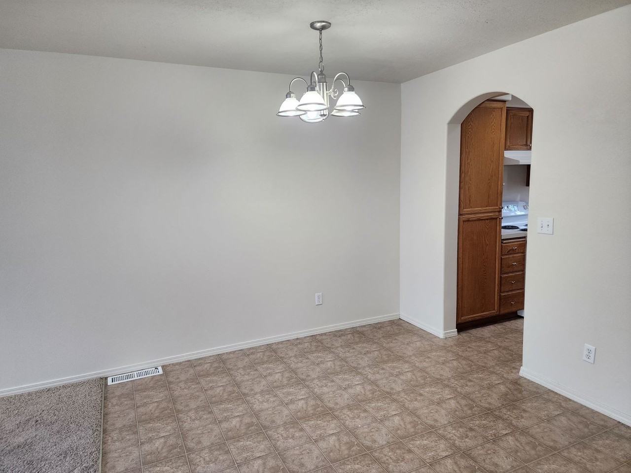 172 - Photo 3 of 12