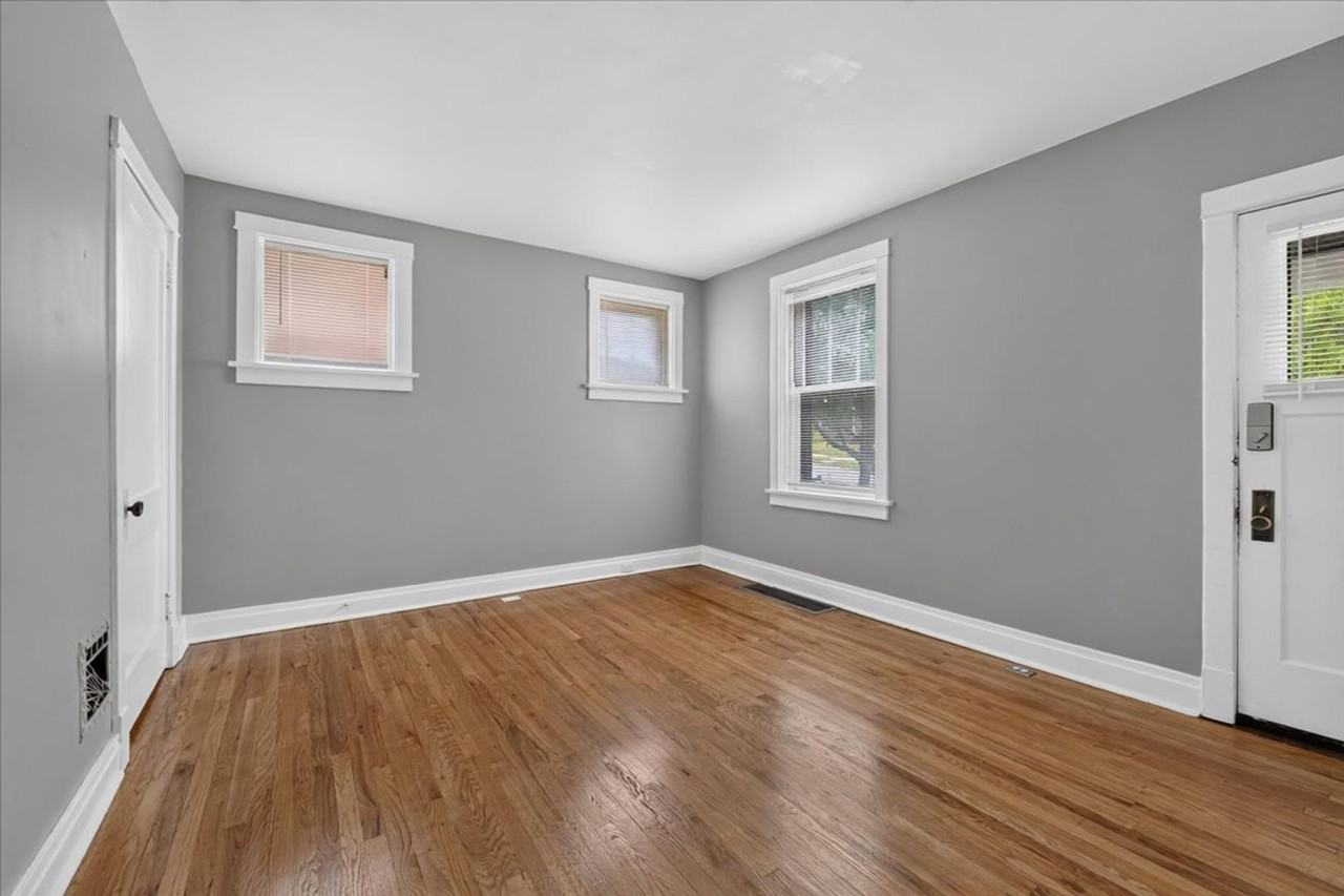3957 Mcdonald Ave - Photo 7 of 23