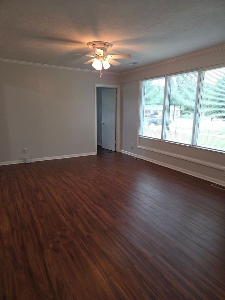 4202 Coventry Rd - Photo 3 of 16