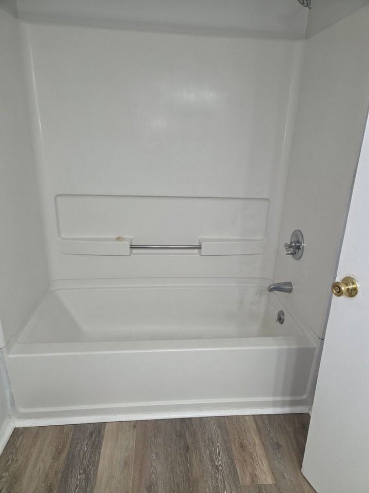 4202 Coventry Rd - Photo 5 of 16