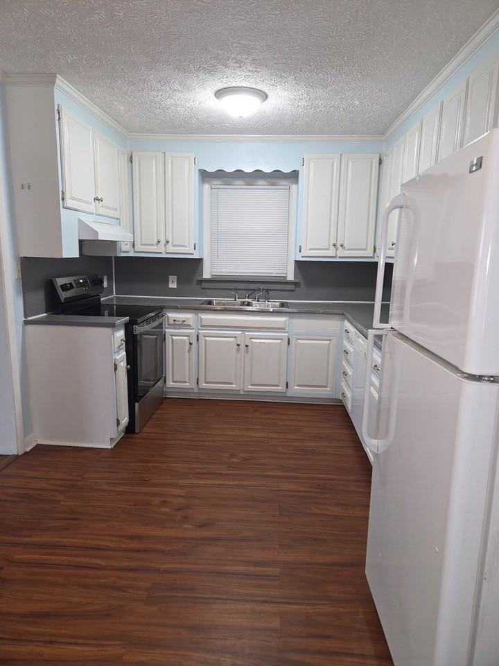 4202 Coventry Rd - Photo 6 of 16