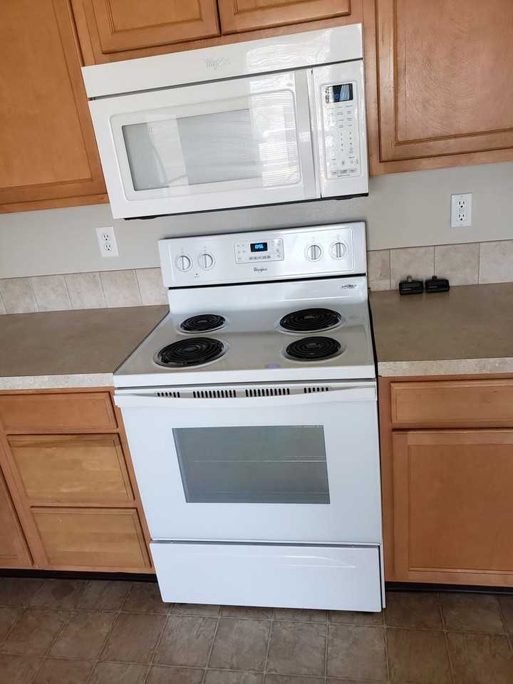 922 E 24th Street Ln - Photo 3 of 14