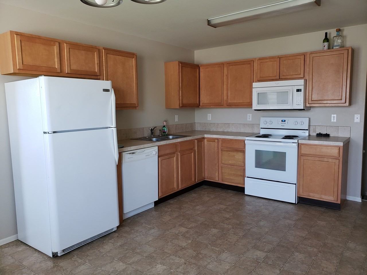 922 E 24th Street Ln - Photo 4 of 14