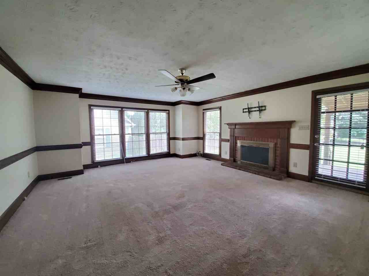3508 Gowan Ln - Photo 5 of 28