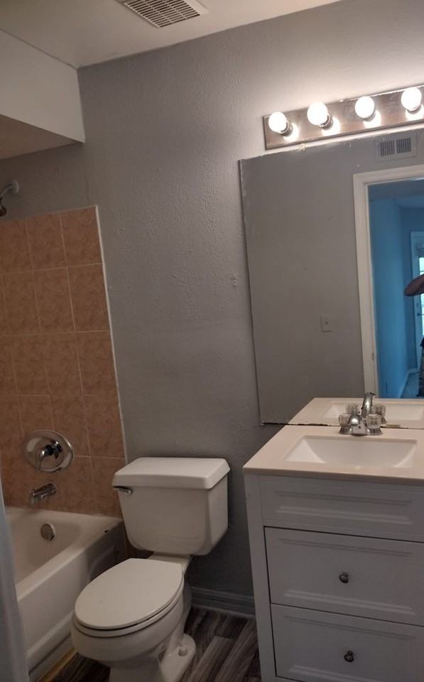 6178 Westgate Dr #204D - Photo 7 of 8