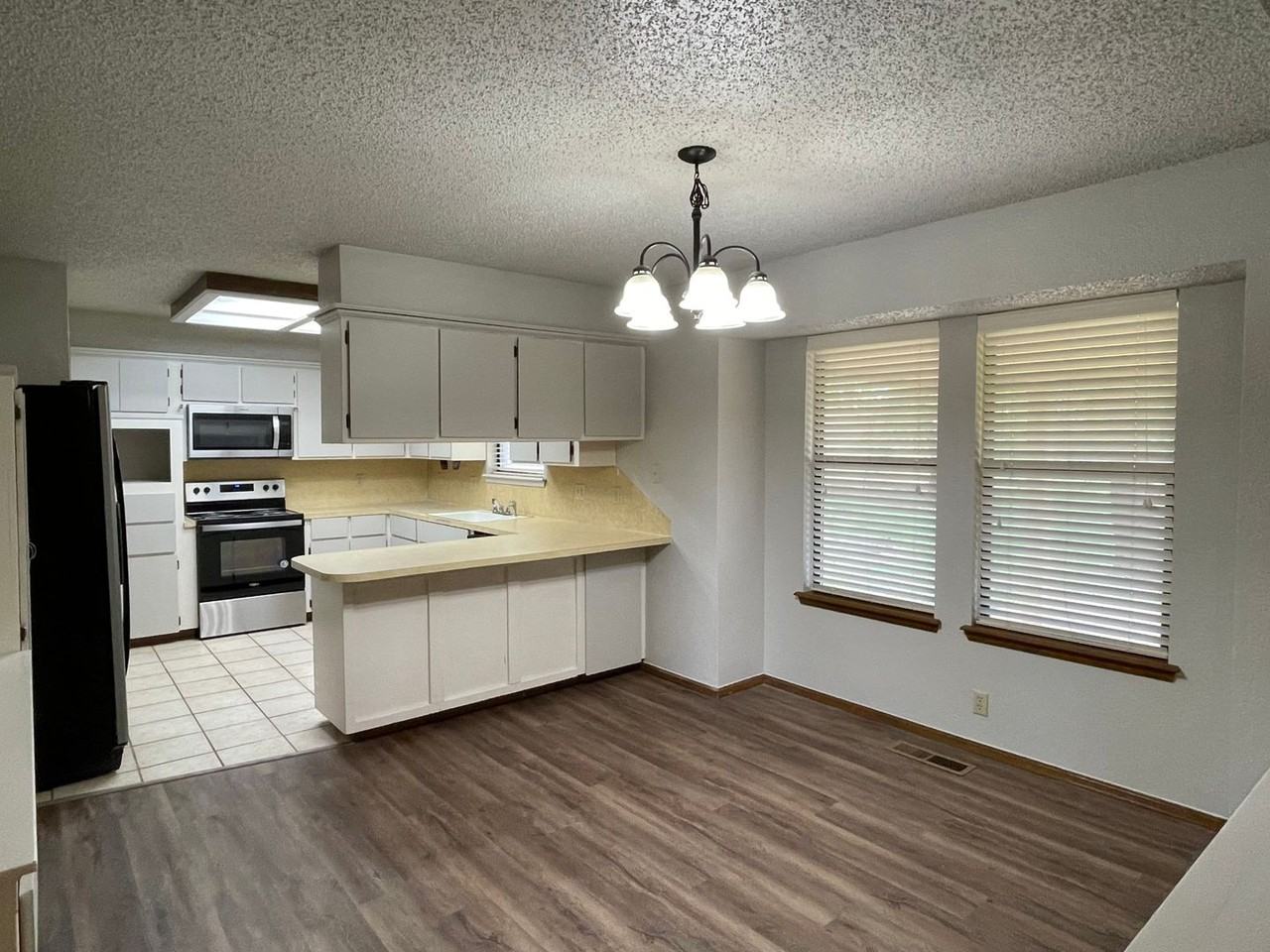 903 Northbrook Ave - Photo 4 of 20