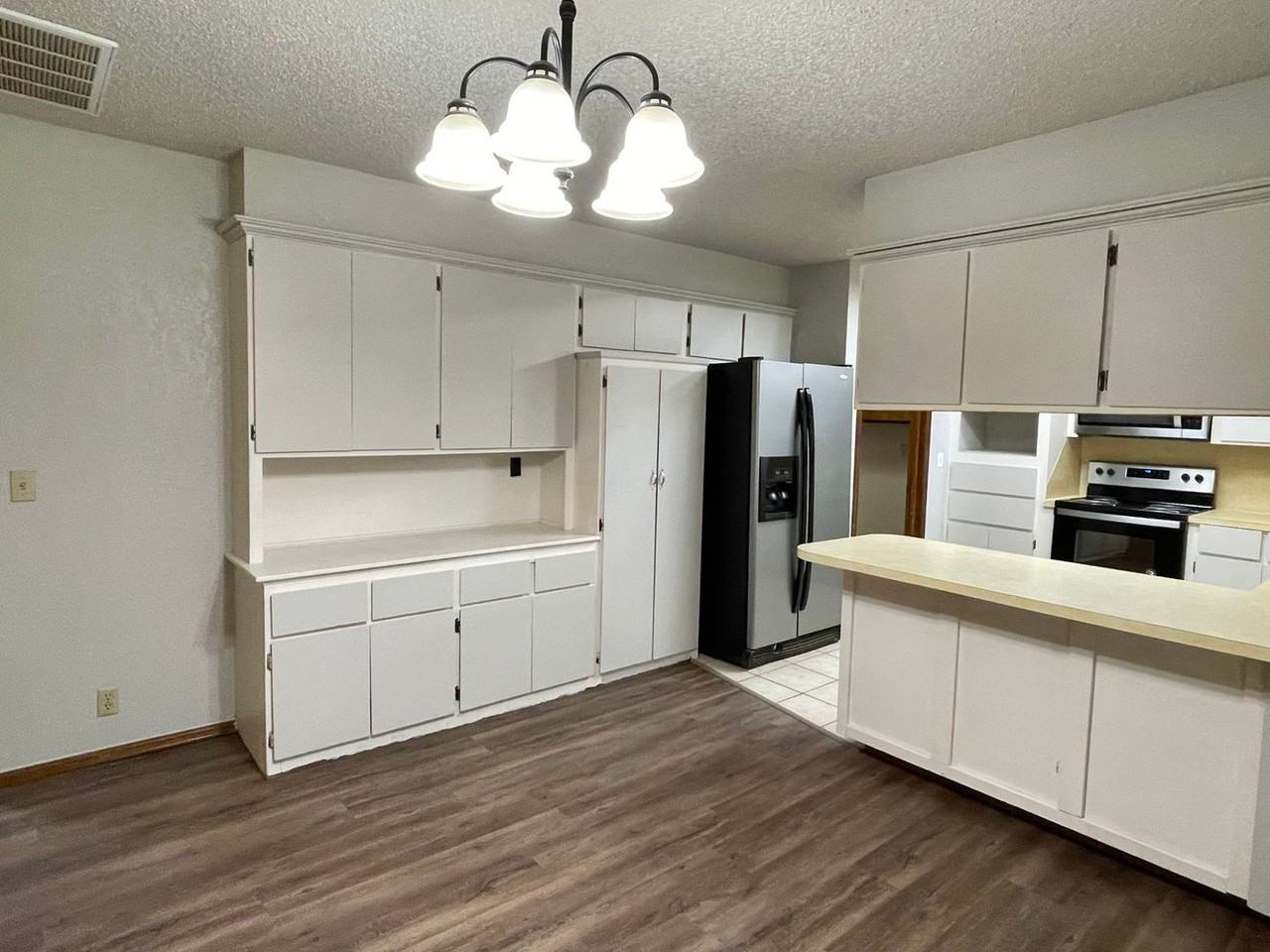 903 Northbrook Ave - Photo 5 of 20