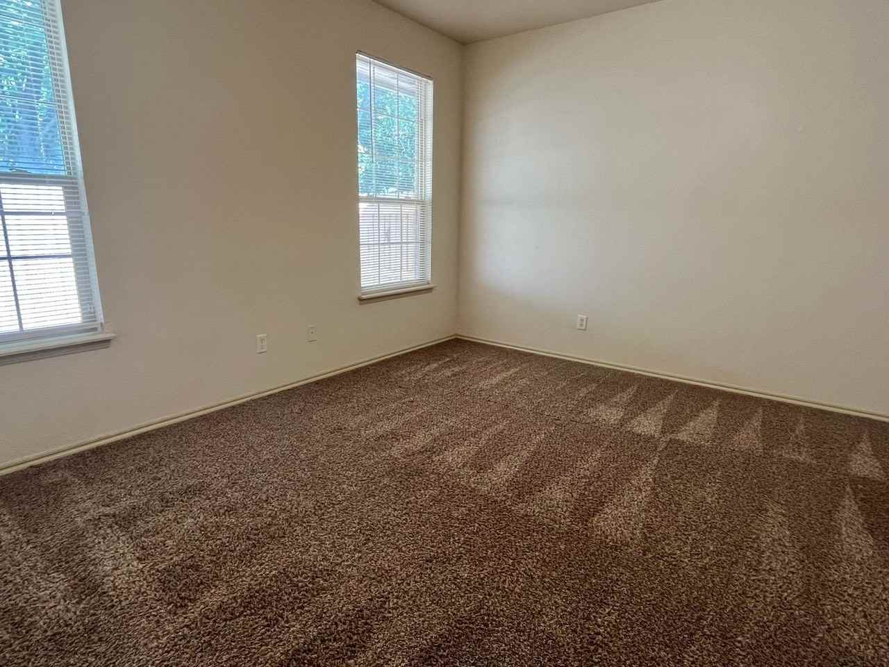 618 Sisken Ct - Photo 6 of 14