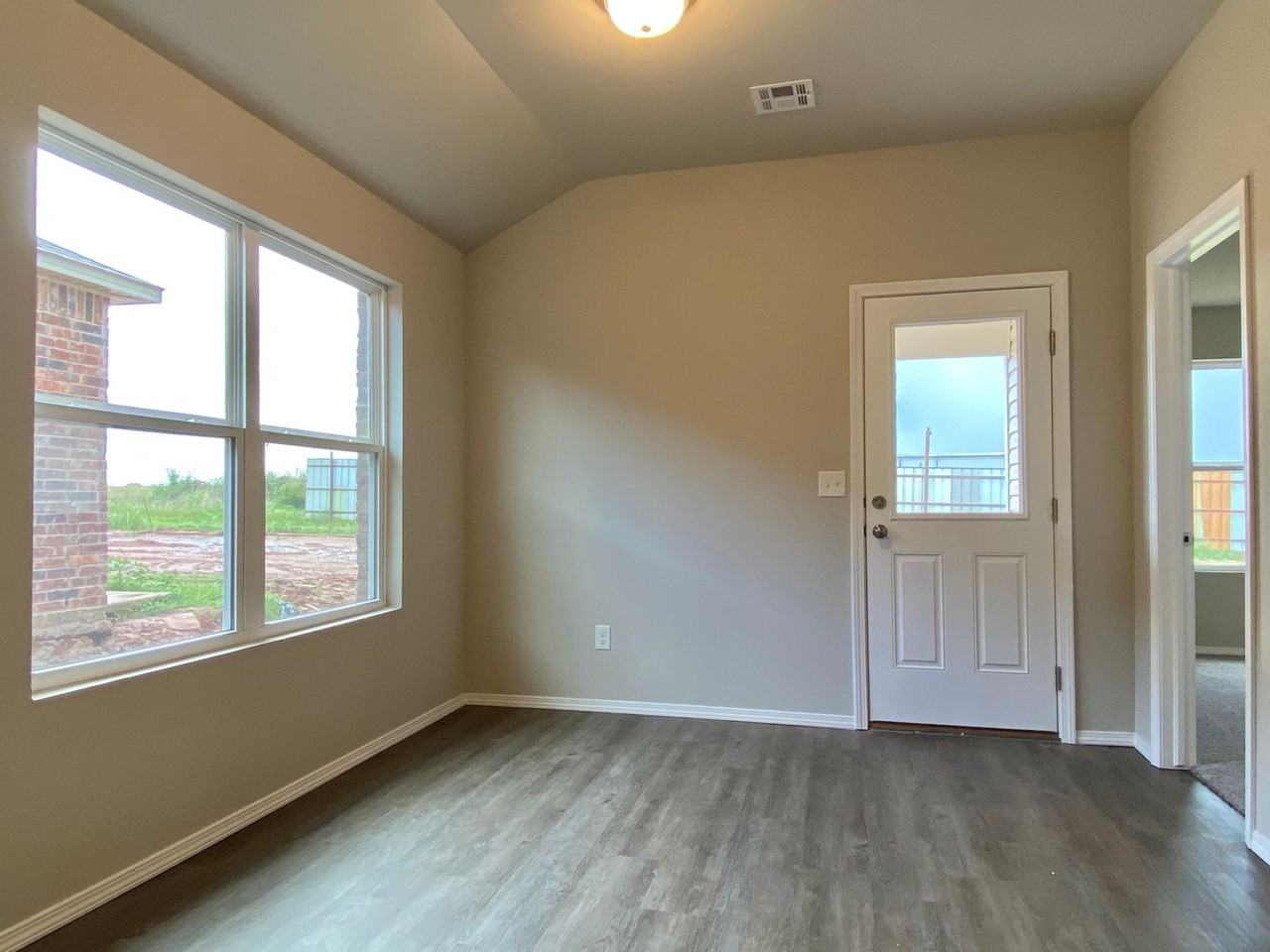 4101 Siena Ridge Blvd - Photo 7 of 17