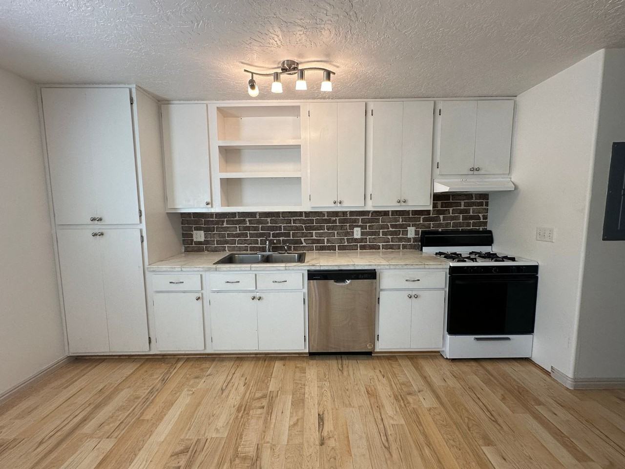 644 Sunflower Rd - Photo 3 of 25