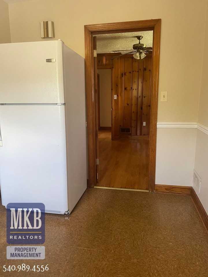 3136 Fleetwood Ave - Photo 5 of 32