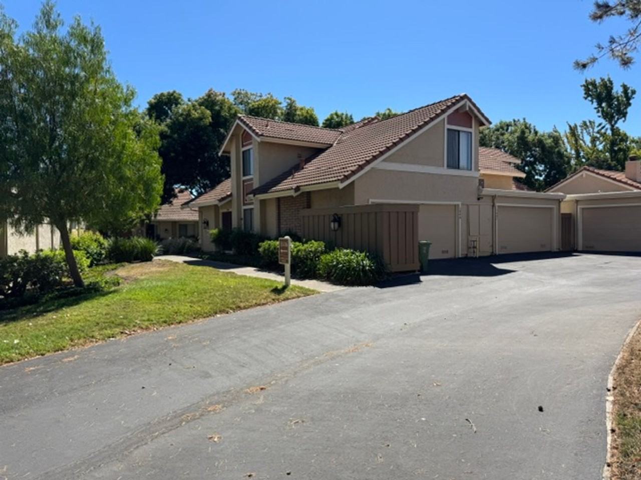 1446 Candelero Dr - Photo 3 of 25