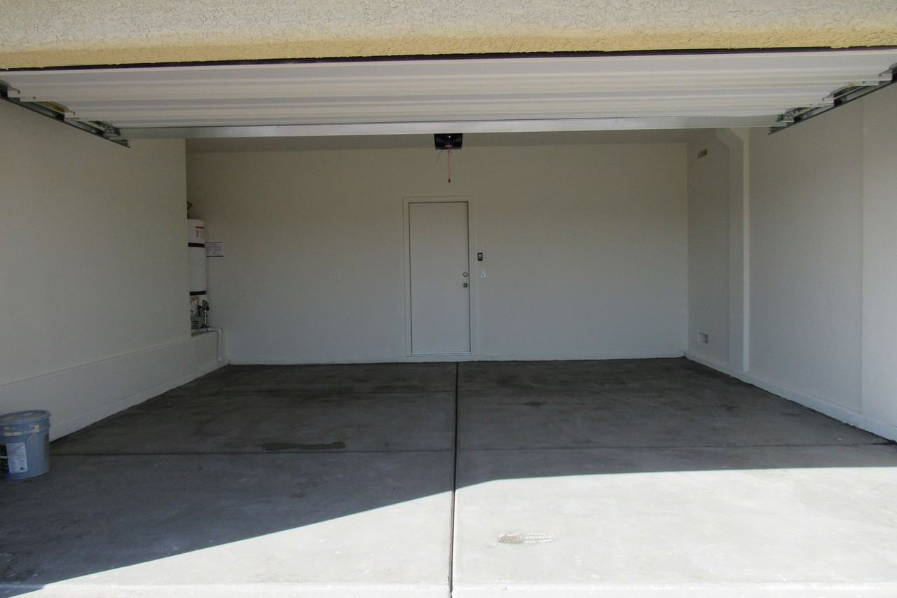 8663 Reynolds Spring St - Photo 3 of 41