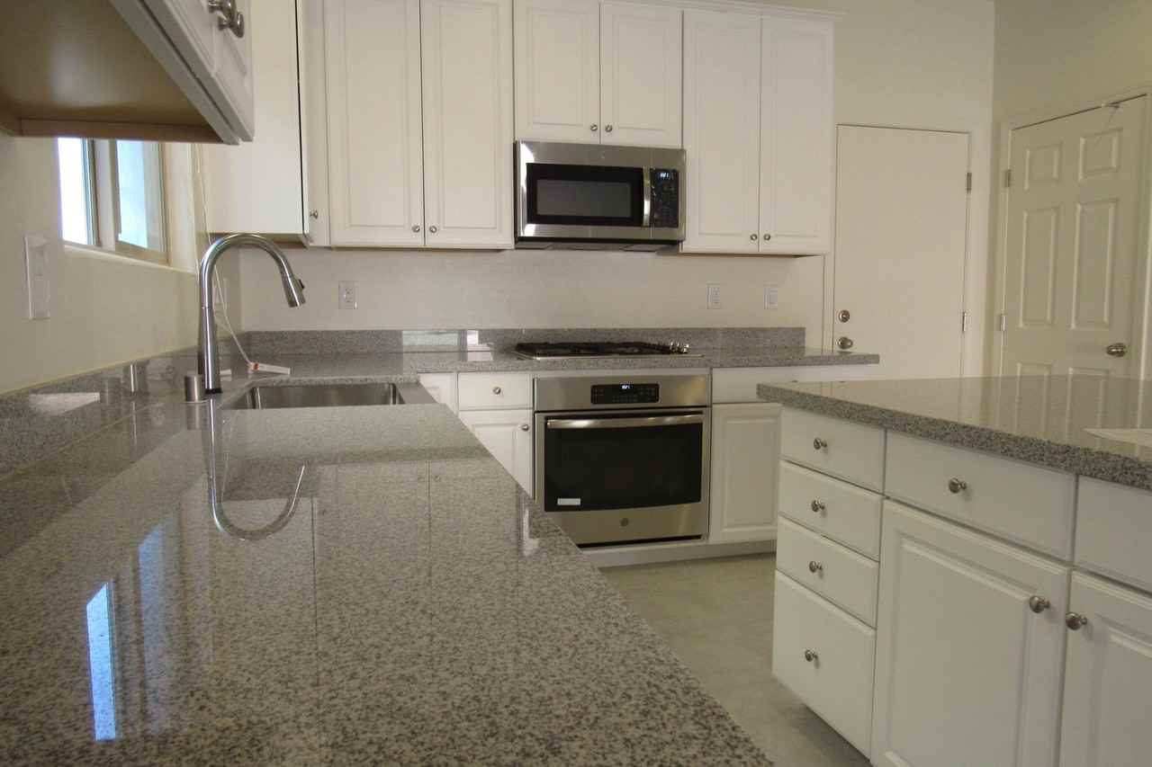 8663 Reynolds Spring St - Photo 6 of 41
