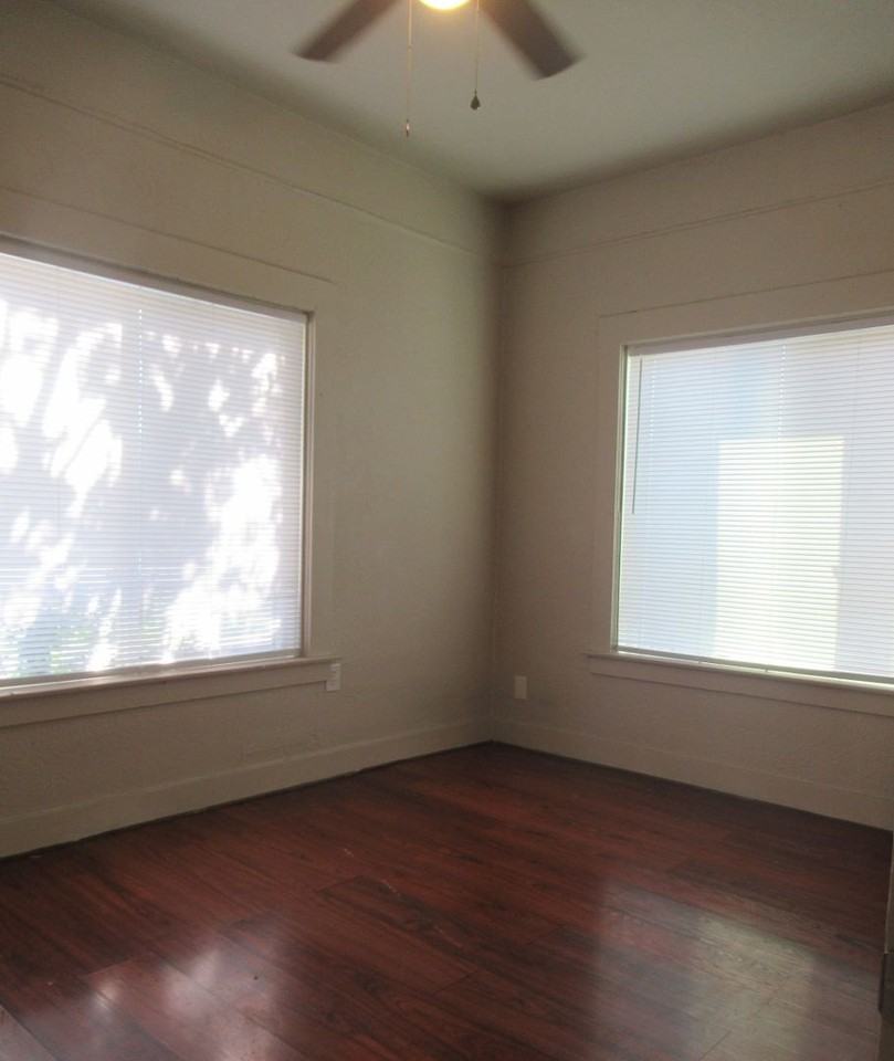 257 S Shasta St - Photo 4 of 9