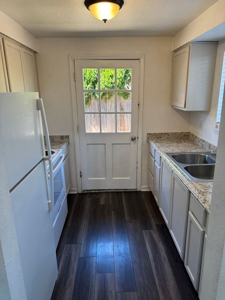 4930 Bluebelle Way - Photo 6 of 24