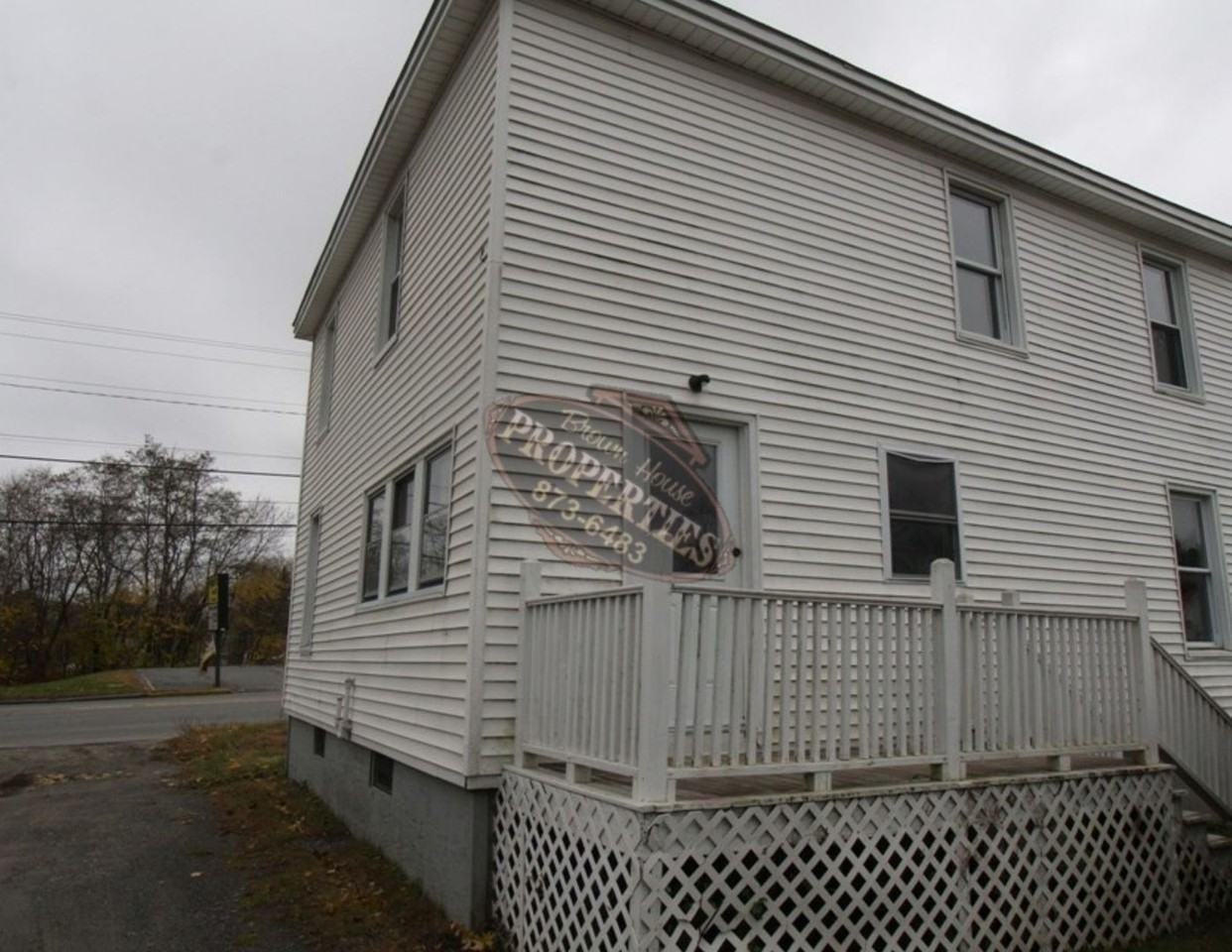 111 Kennedy Memorial Dr - Photo 2 of 14