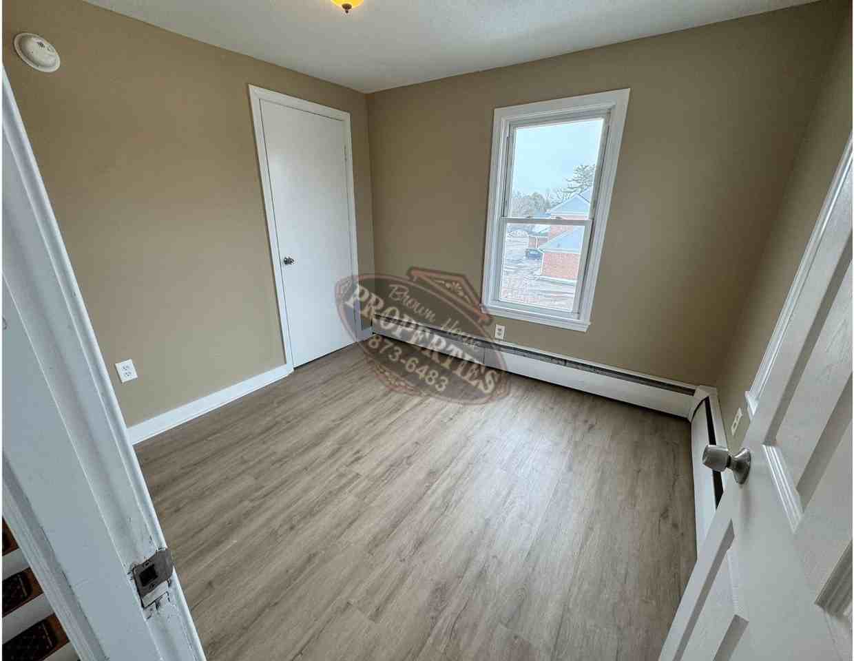 111 Kennedy Memorial Dr - Photo 5 of 14