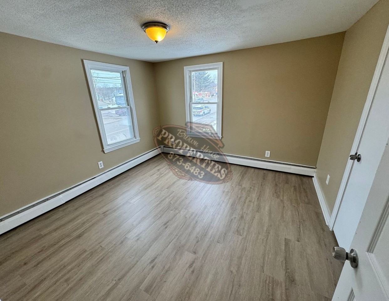 111 Kennedy Memorial Dr - Photo 6 of 14