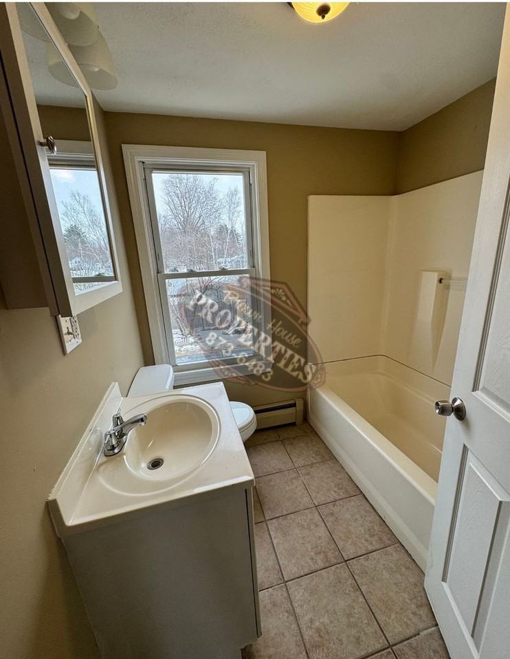 111 Kennedy Memorial Dr - Photo 7 of 14