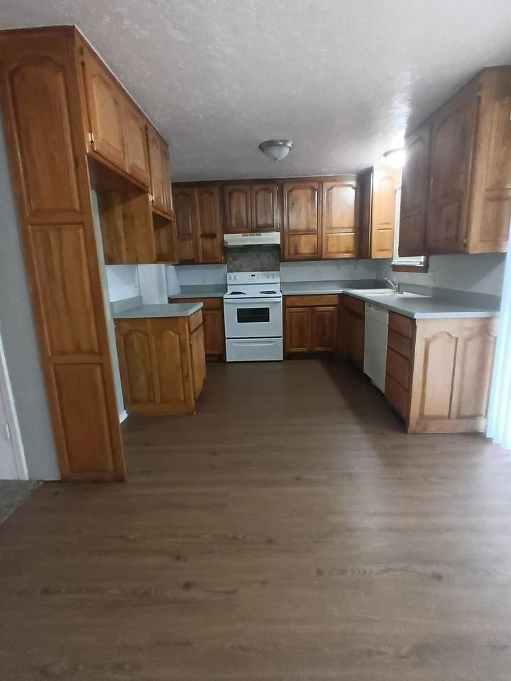 3221 Greenbrier Ter - Photo 5 of 28