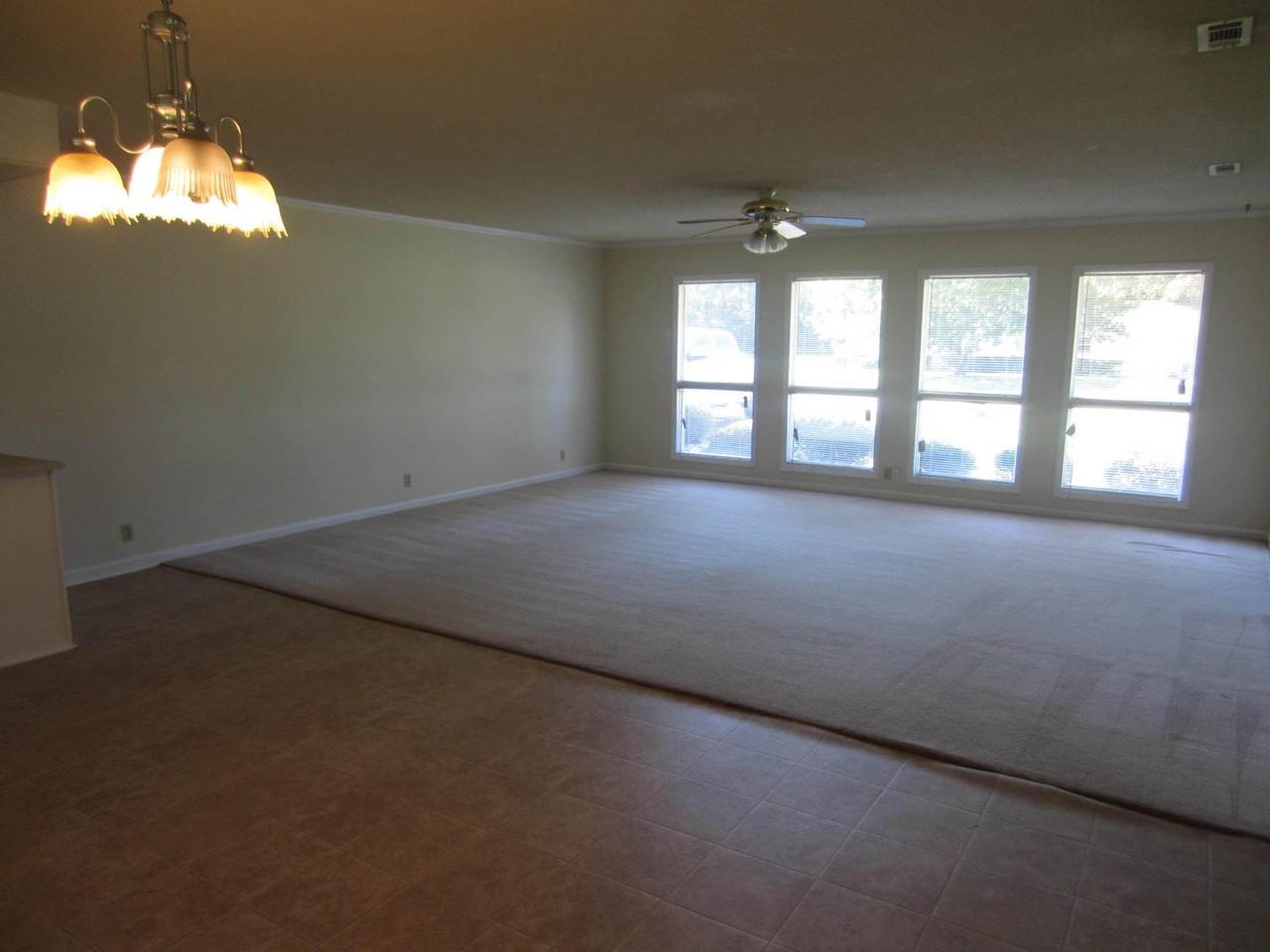 3433 Ashurst Dr - Photo 3 of 9