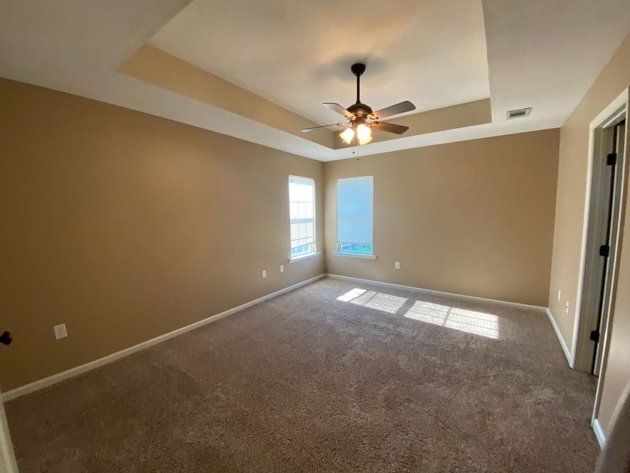 4898 Grant Dr - Photo 4 of 26