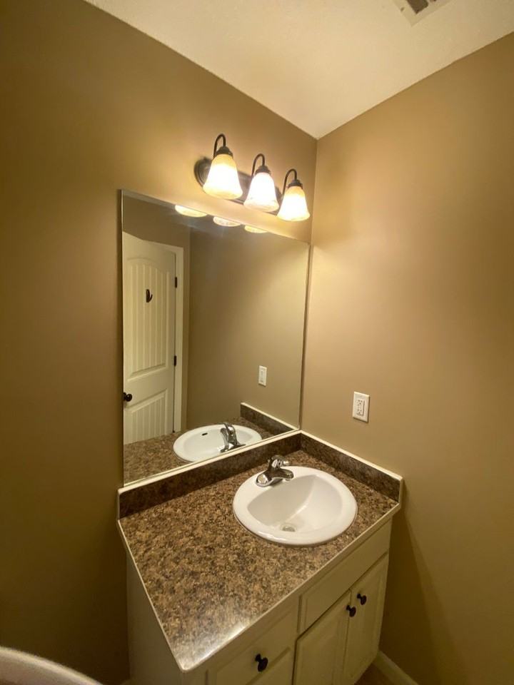 4898 Grant Dr - Photo 5 of 26