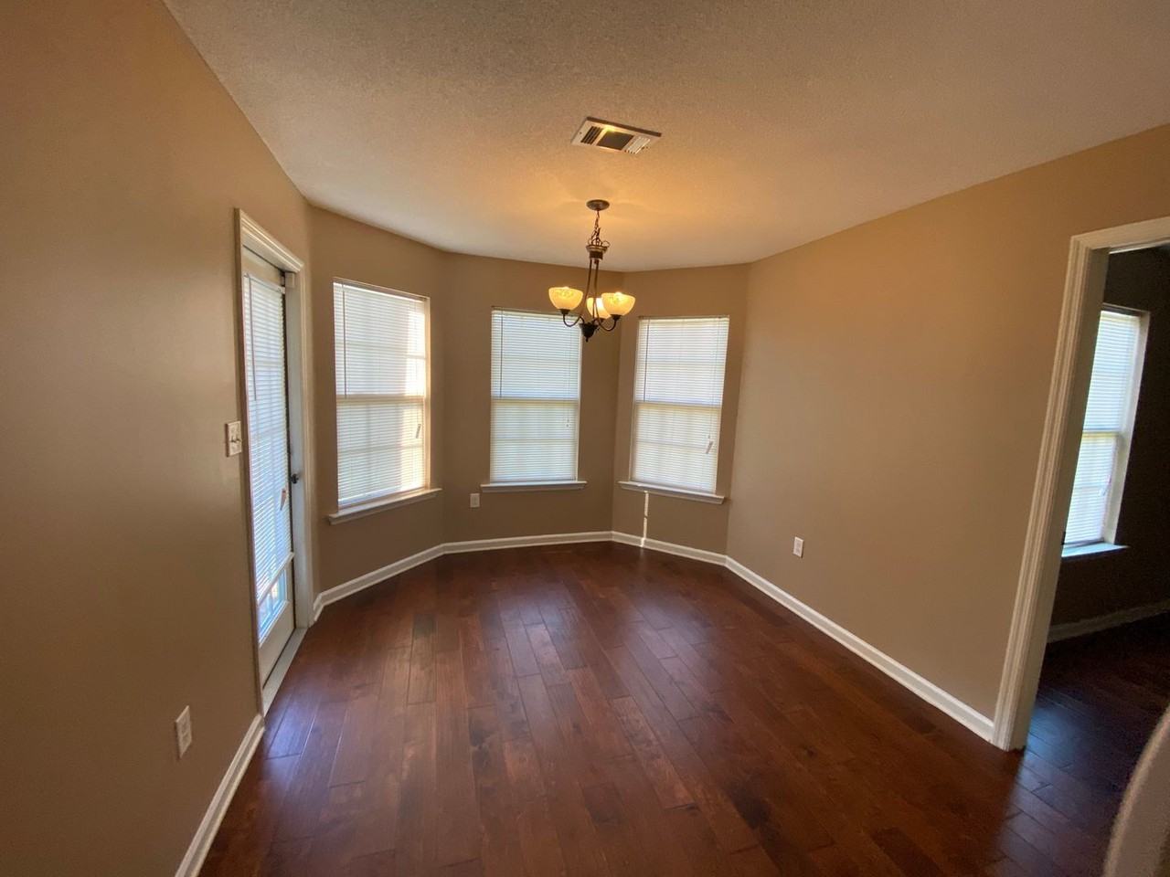 4898 Grant Dr - Photo 6 of 26
