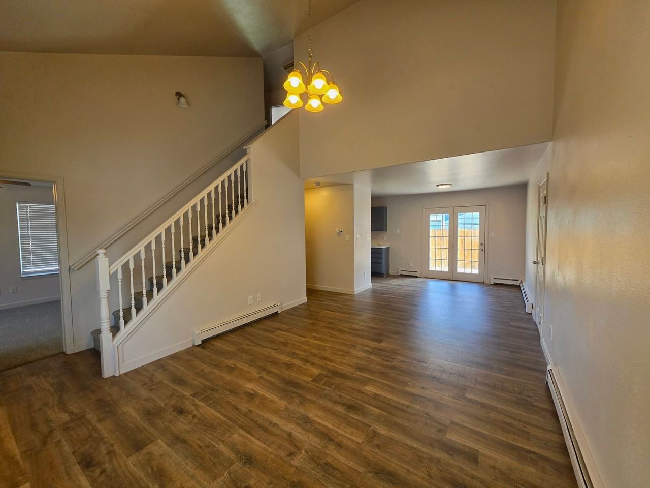 2984 Emerald Cir - Photo 2 of 13