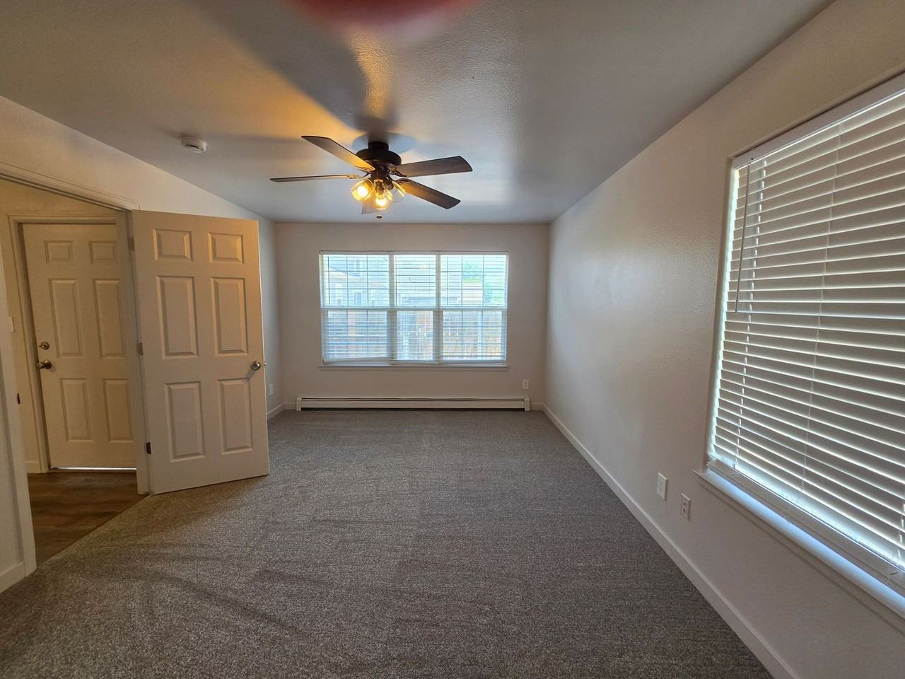 2984 Emerald Cir - Photo 4 of 13