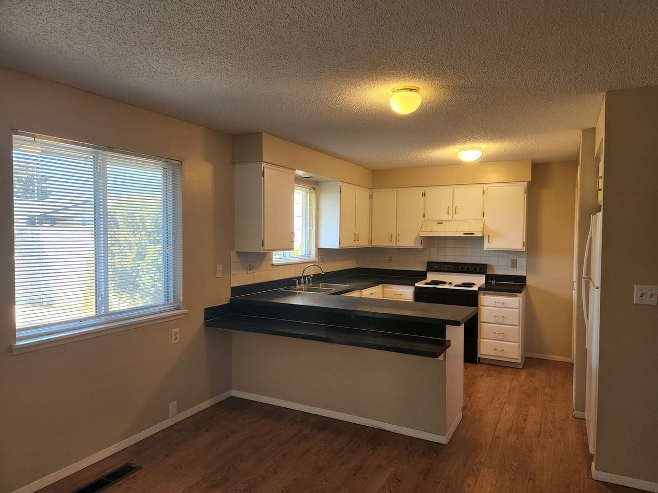 102 N 48th Ave #1 - Photo 2 of 11