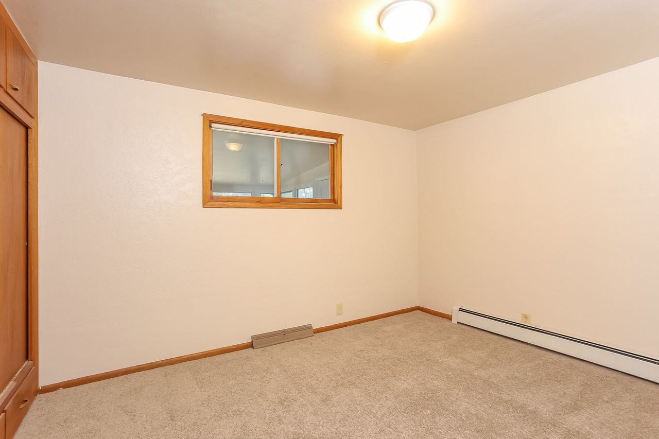 2408 Lake Dr - Photo 3 of 35