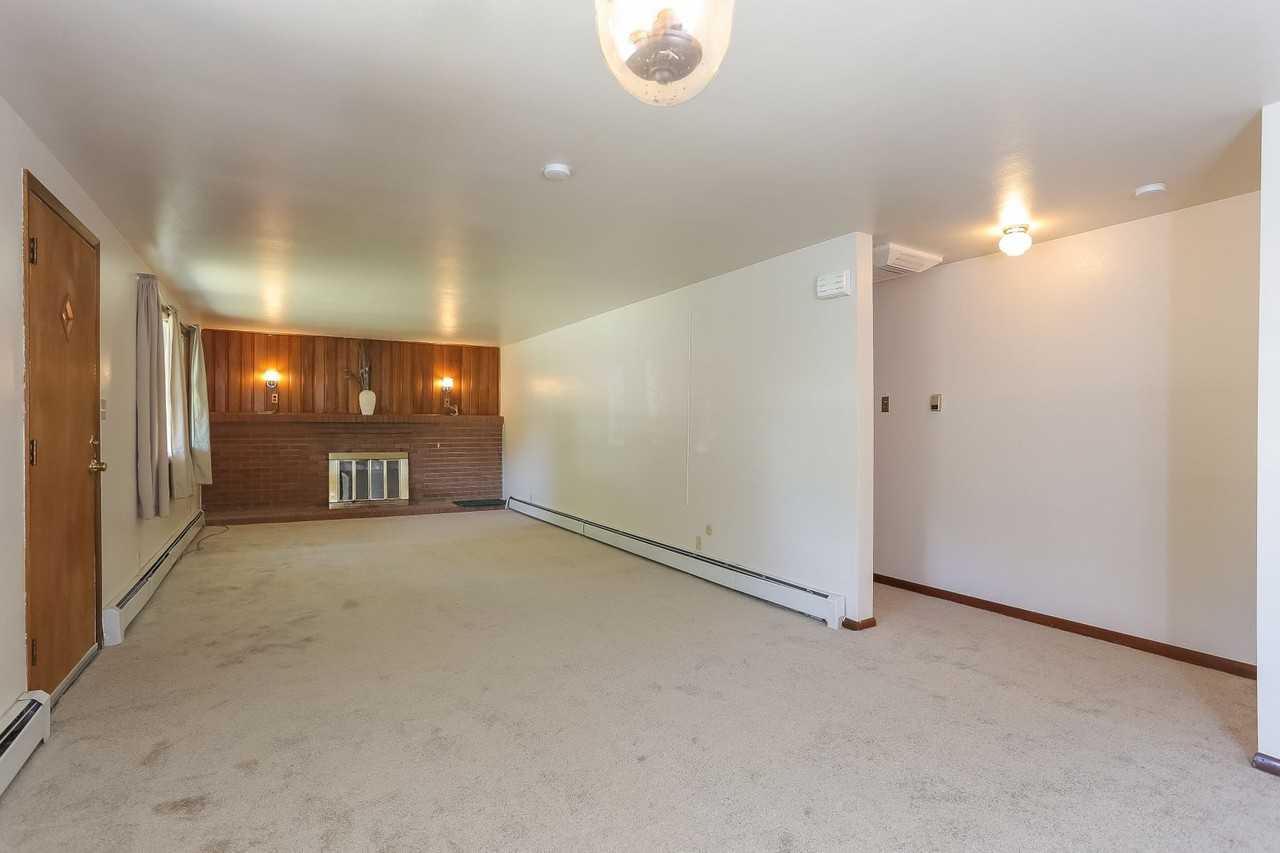 2408 Lake Dr - Photo 6 of 35
