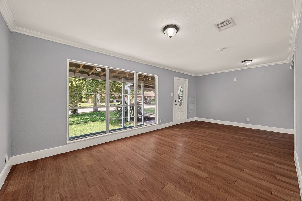 10601 Ambursen St - Photo 7 of 21
