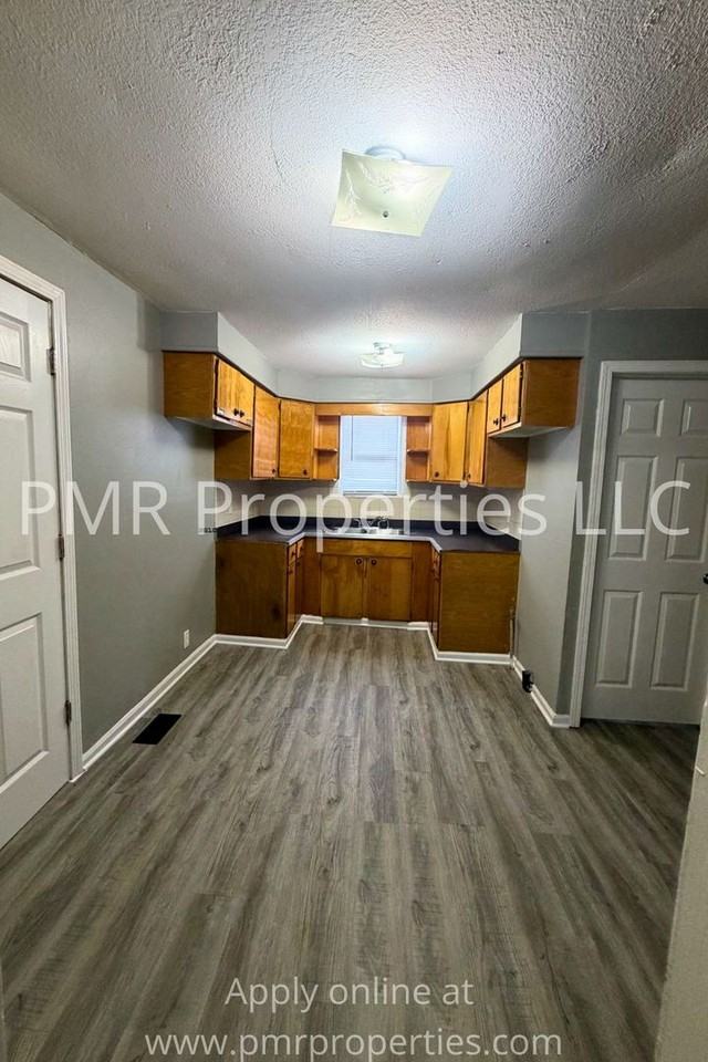 1810 S 12th St - Photo 2 of 10