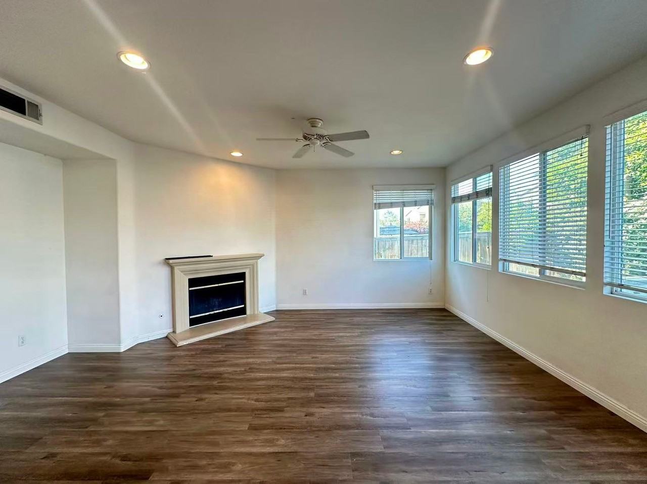 6429 Amber Sky Way - Photo 5 of 24