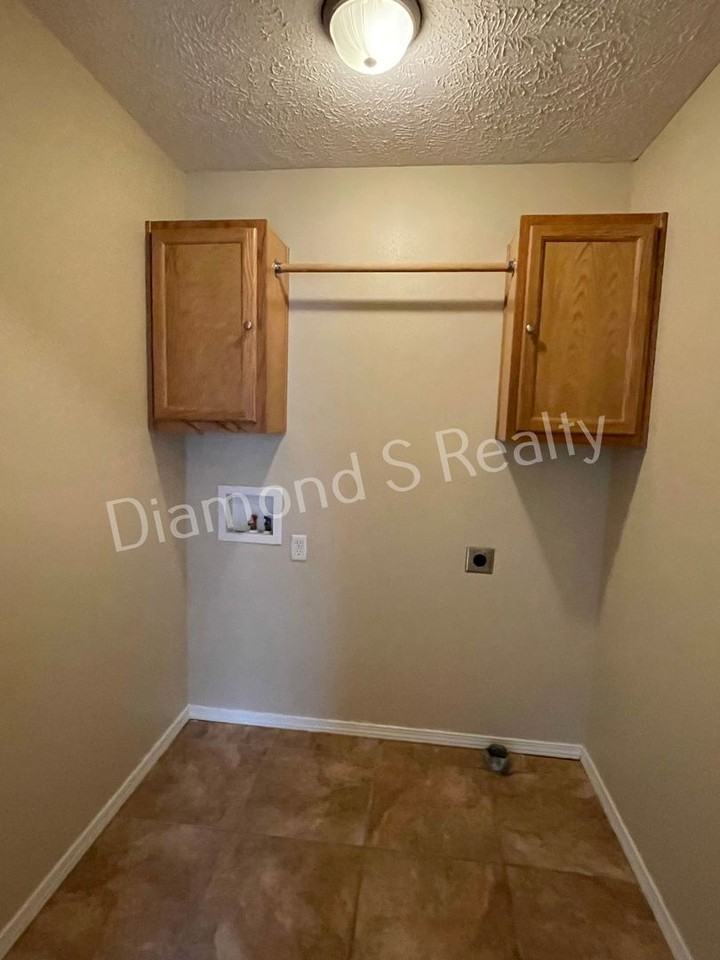 1452 N Ethyl Ave - Photo 5 of 13