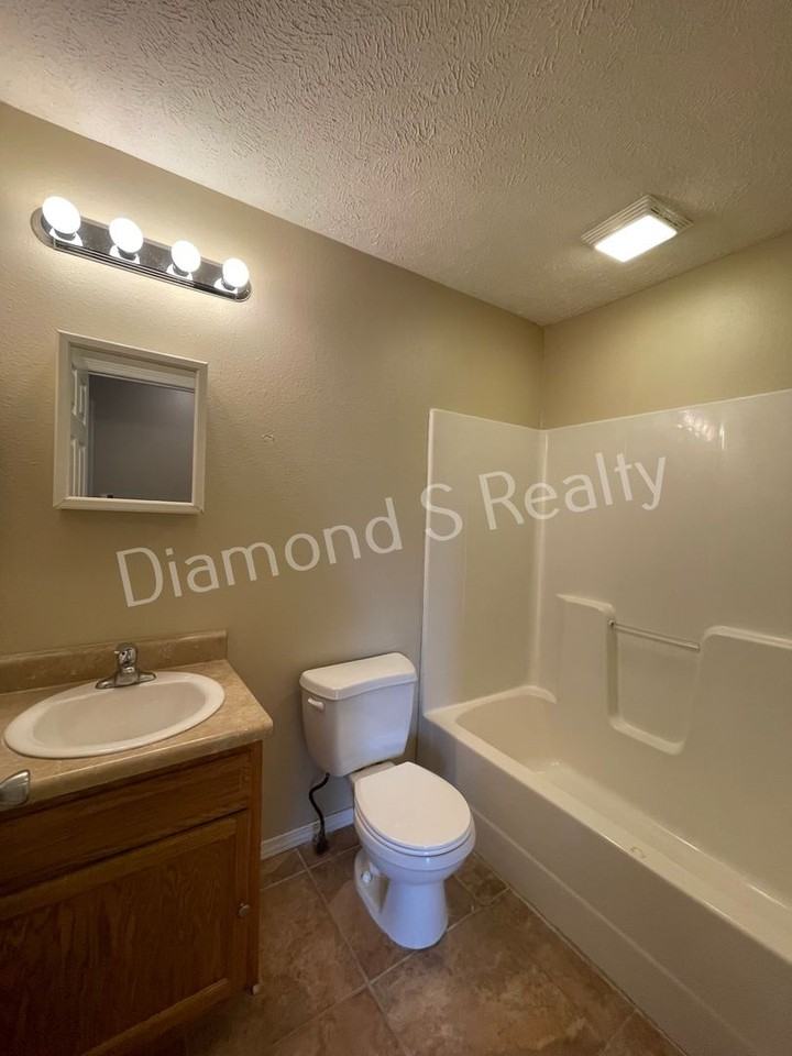 1452 N Ethyl Ave - Photo 7 of 13