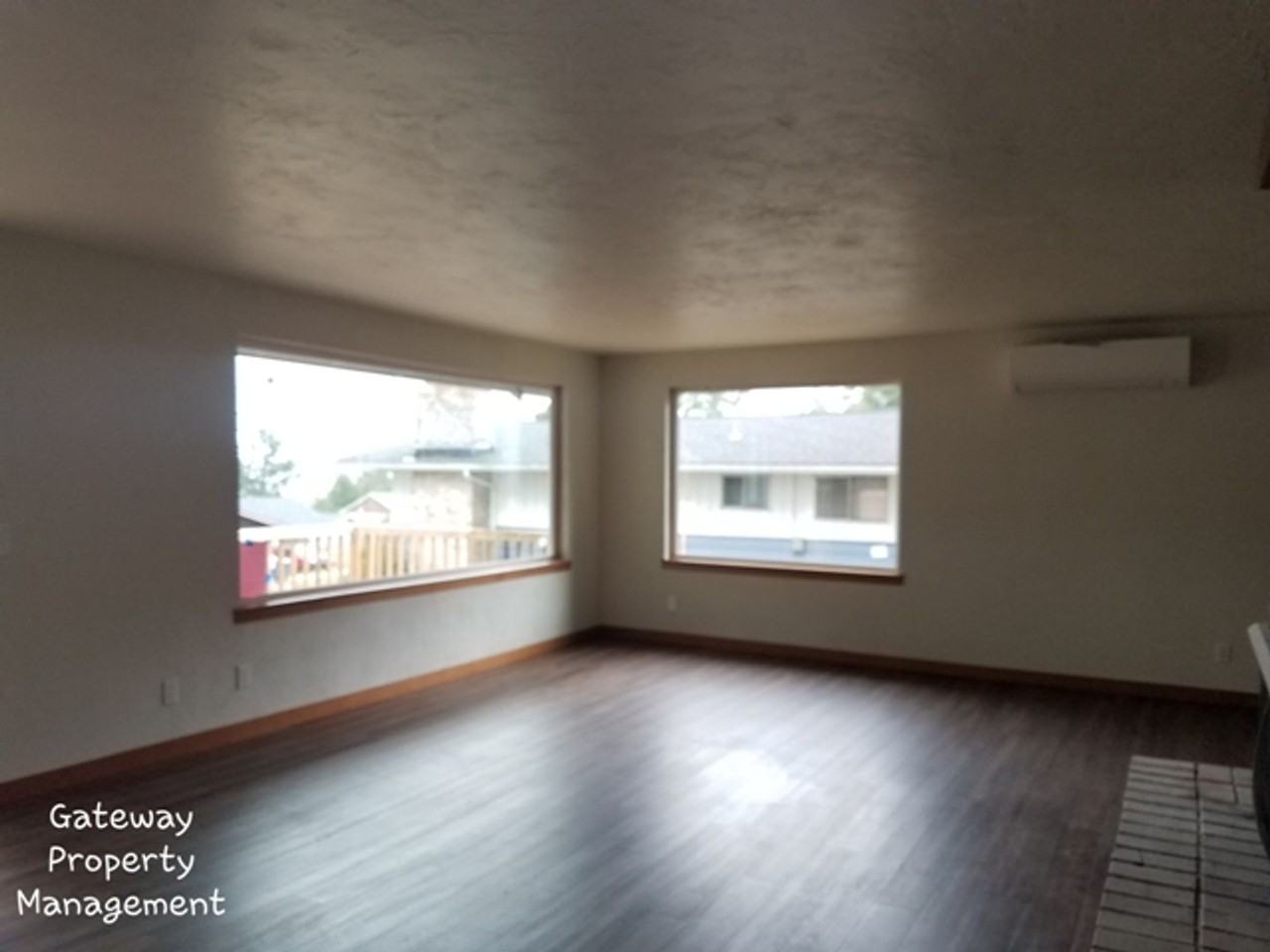 1125 Fairmount Ave - Photo 4 of 39