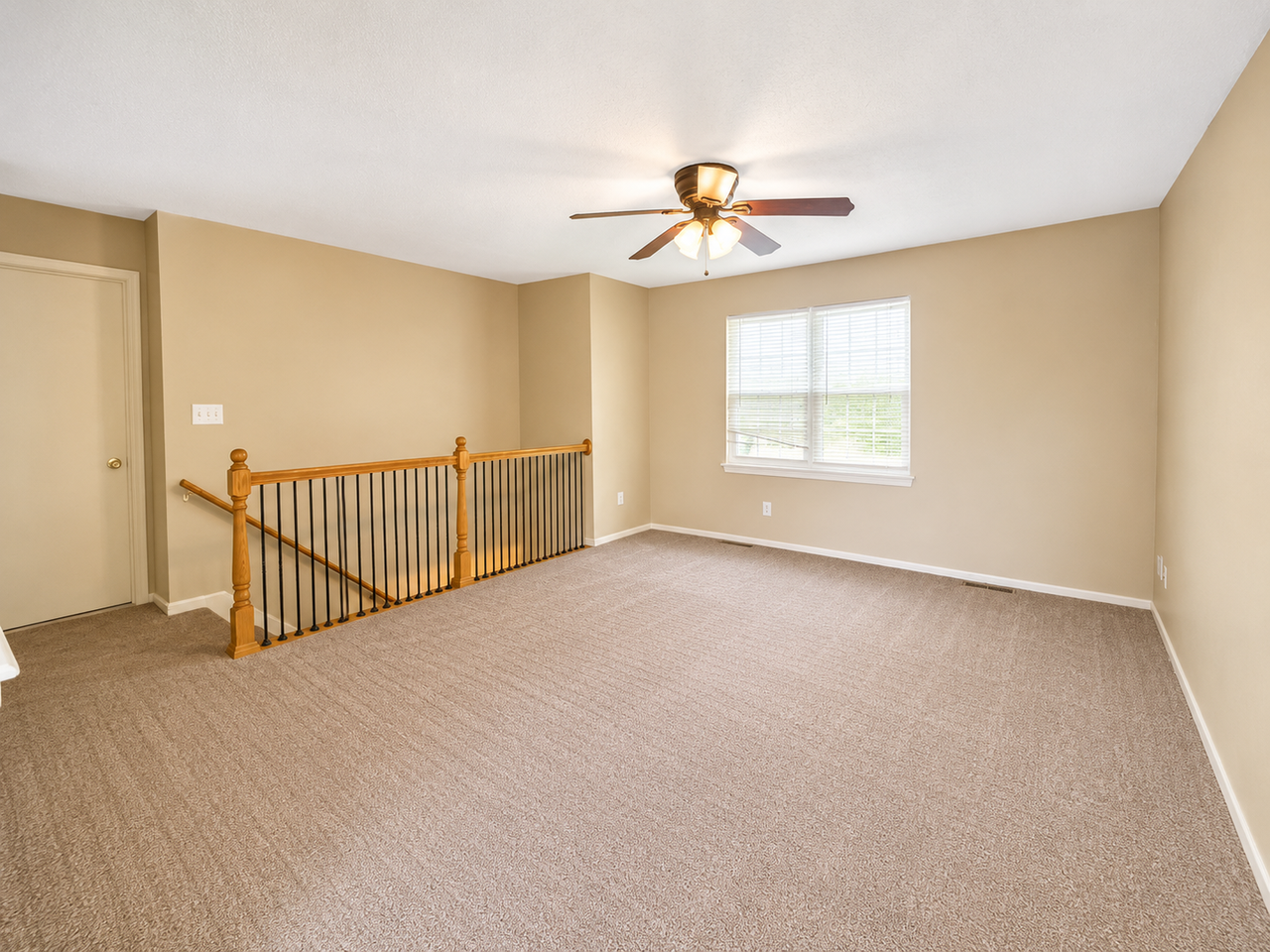 202 Ne Westwind Dr #A - Photo 3 of 16