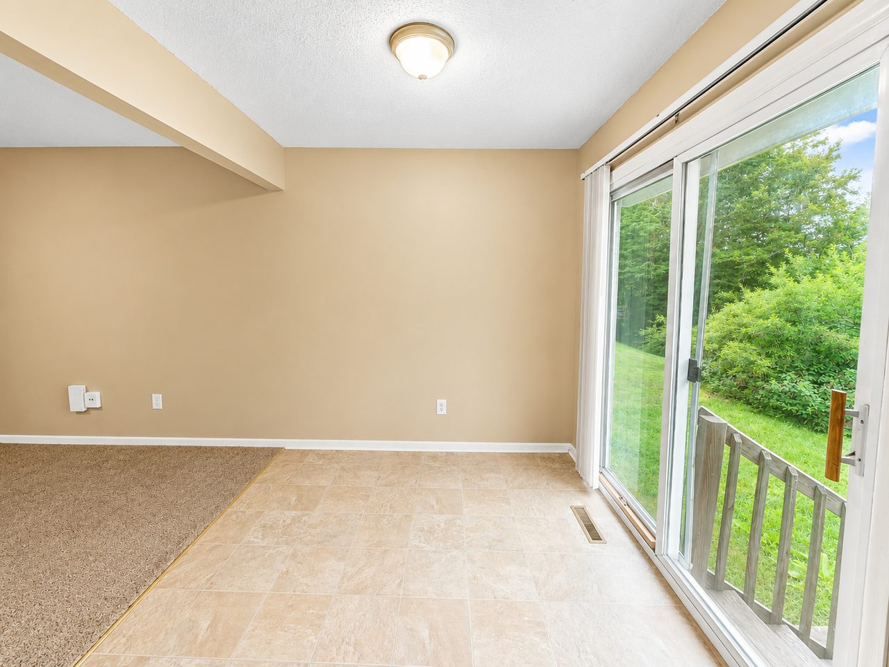 202 Ne Westwind Dr #A - Photo 4 of 16