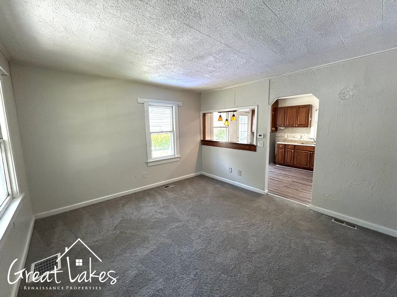 24601 Tallman Ave - Photo 7 of 11