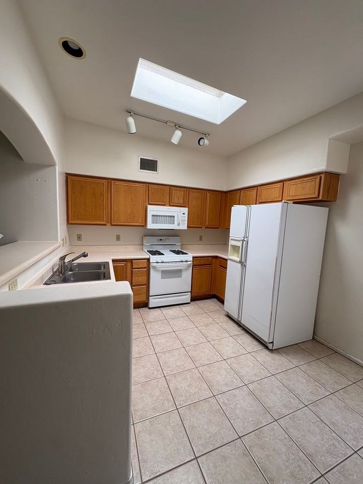 7371 E Calle Nostalgico - Photo 6 of 20
