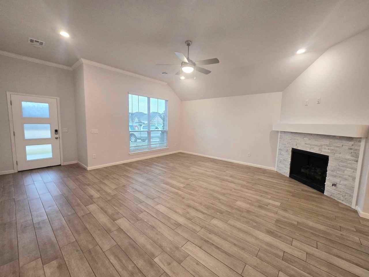 12617 Nw 139th St - Photo 3 of 17