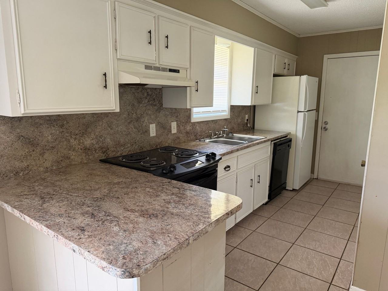 494 Elder Dr - Photo 4 of 10